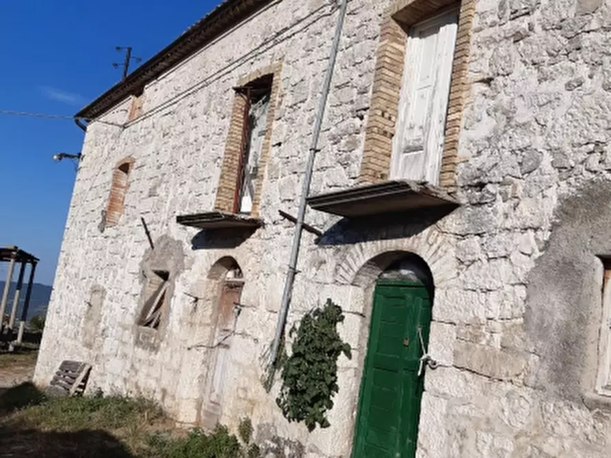 Immagine 1 di Casa colonica in vendita  a Torricella Peligna