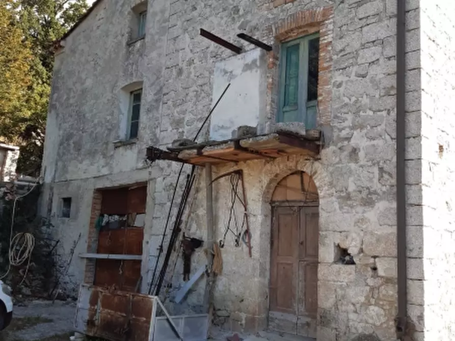 Immagine 2 di Casa colonica in vendita  a Torricella Peligna