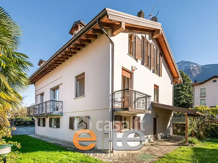 Immagine 27 di Villa in vendita  in Via al Bacco 44 a Colico