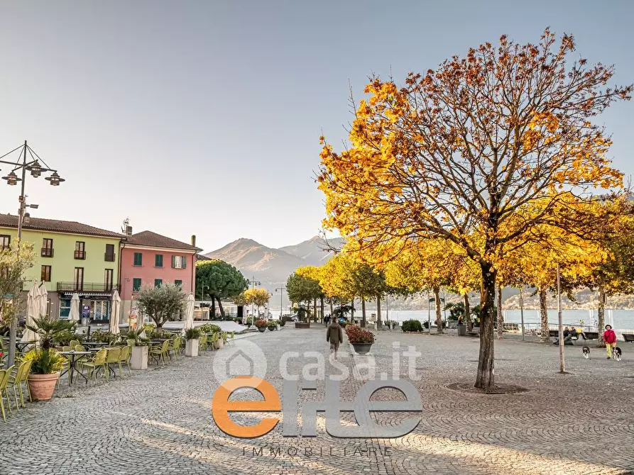 Immagine 38 di Villa in vendita  in Via al Bacco 44 a Colico