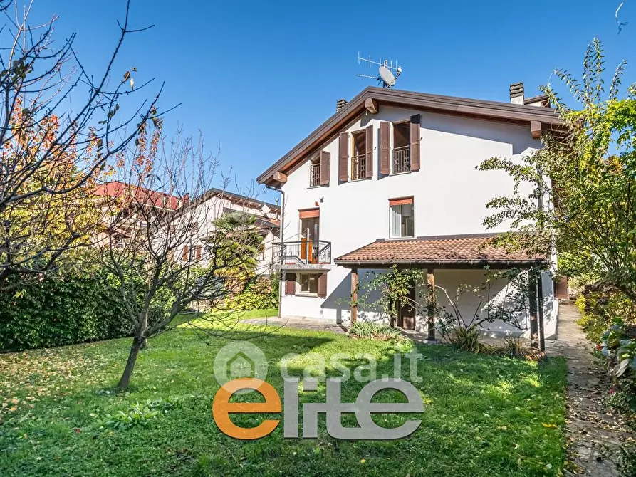 Immagine 5 di Villa in vendita  in Via al Bacco 44 a Colico