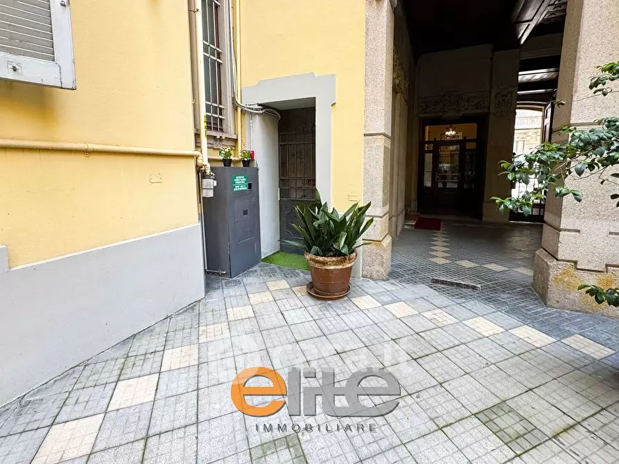 Immagine 5 di Cantina in vendita  in Via Torquato Tasso 8 a Milano