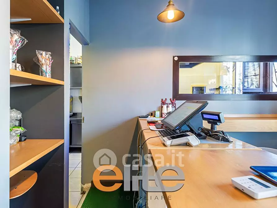 Immagine 5 di Attività commerciale in vendita  in Corso Sempione 17 a Milano