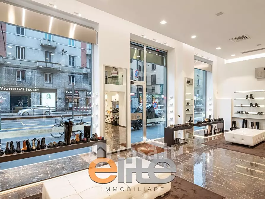 Immagine 1 di Attività commerciale in vendita  in Viale Tunisia 2 a Milano