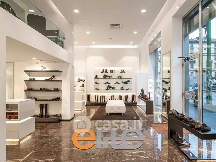 Immagine 12 di Attività commerciale in vendita  in Viale Tunisia 2 a Milano