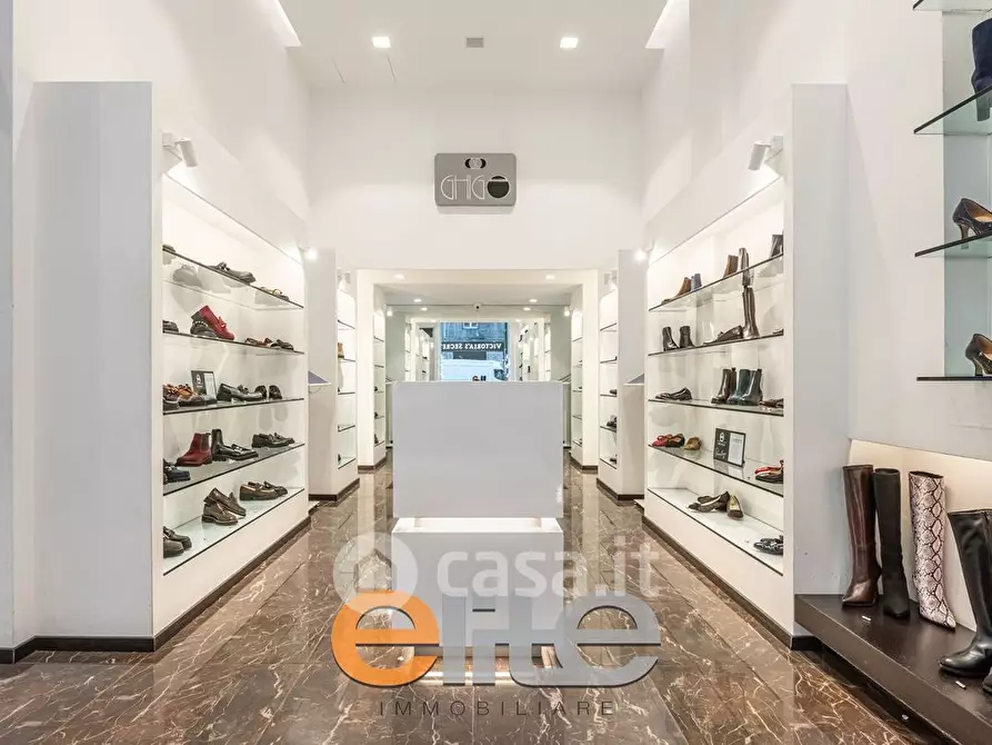 Immagine 4 di Attività commerciale in vendita  in Viale Tunisia 2 a Milano