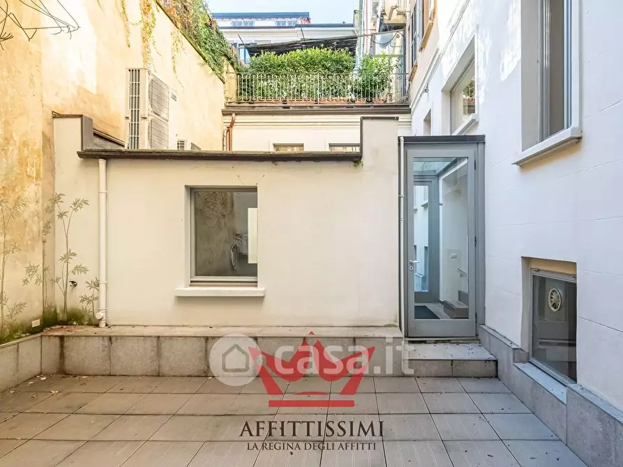 Immagine 21 di Ufficio in affitto  in Via Aurelio Saffi 9 a Milano