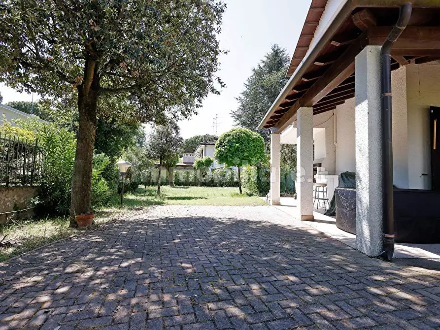 Immagine 9 di Villa in vendita  in Viale Raffaello Sanzio 75 a Comacchio