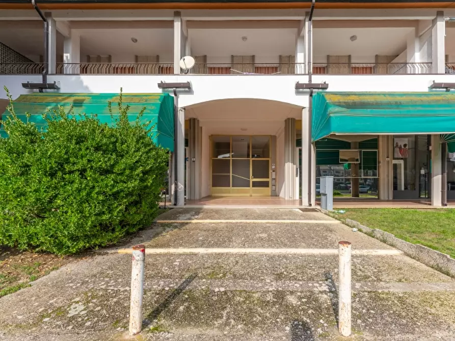 Immagine 39 di Appartamento in vendita  in lARGO cARAVAGGIO 9 a Comacchio