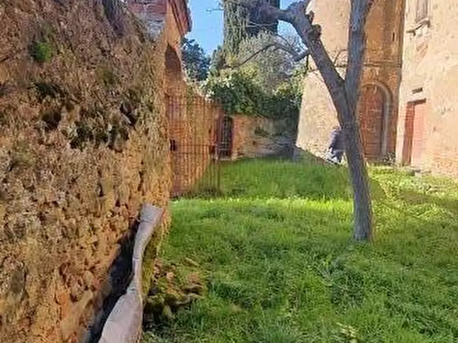 Immagine 13 di Castello in vendita  in VIA TRASIMENO a Perugia