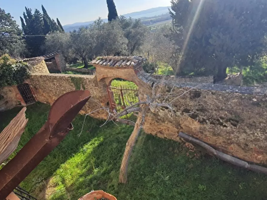 Immagine 29 di Castello in vendita  in VIA TRASIMENO a Perugia