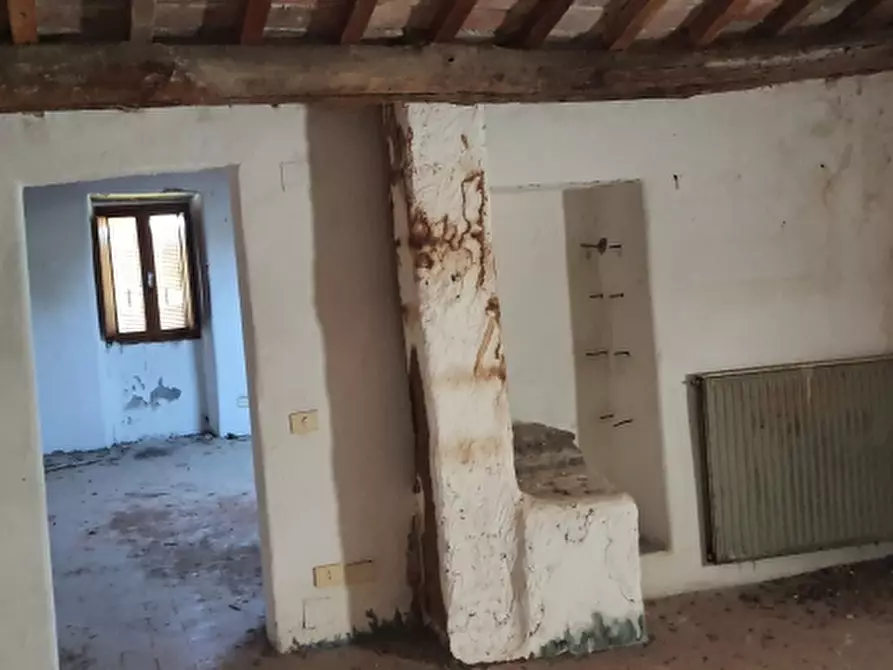 Immagine 33 di Castello in vendita  in VIA TRASIMENO a Perugia