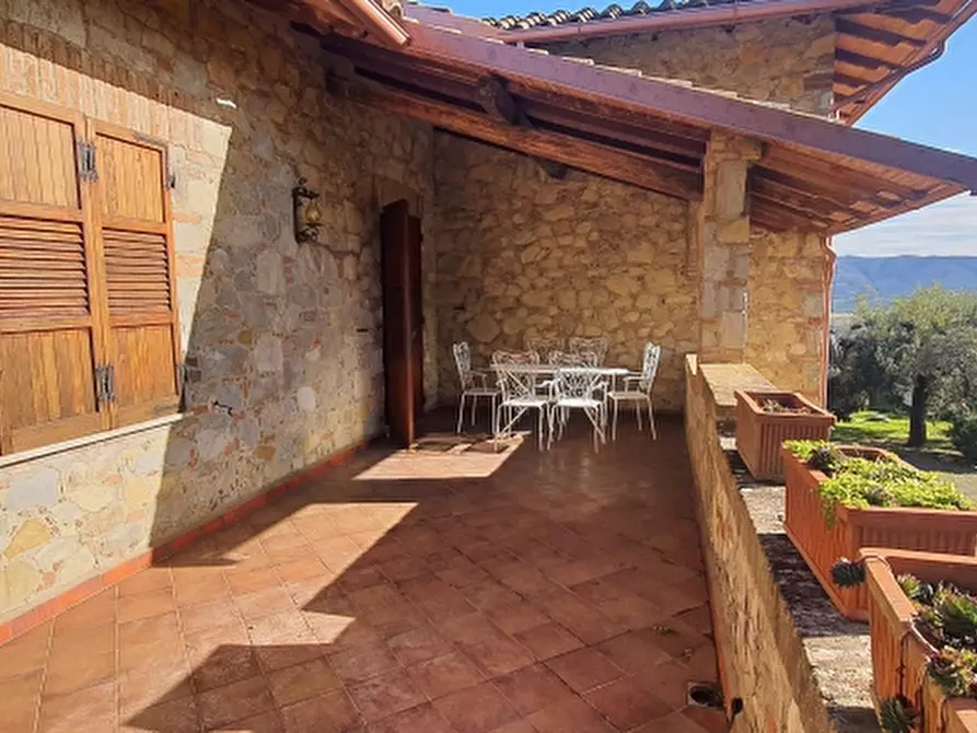 Immagine 21 di Villa in vendita  in VIALE TRASIMENO a Castiglione Del Lago