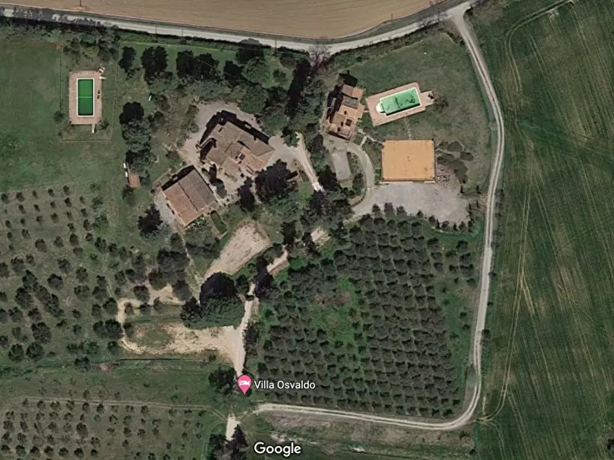 Immagine 22 di Villa in vendita  in VIALE TRASIMENO a Castiglione Del Lago