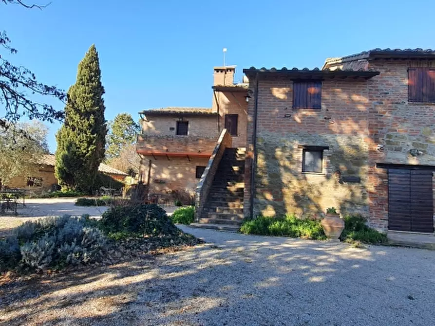 Immagine 2 di Agriturismo in vendita  in VIALE TRASIMENO a Valfabbrica
