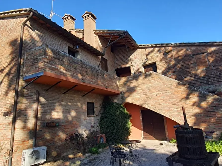 Immagine 14 di Agriturismo in vendita  in VIALE TRASIMENO a Valfabbrica