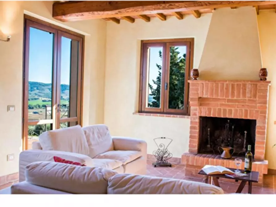 Immagine 2 di Agriturismo in vendita  in VIALE TRASIMENO a Perugia