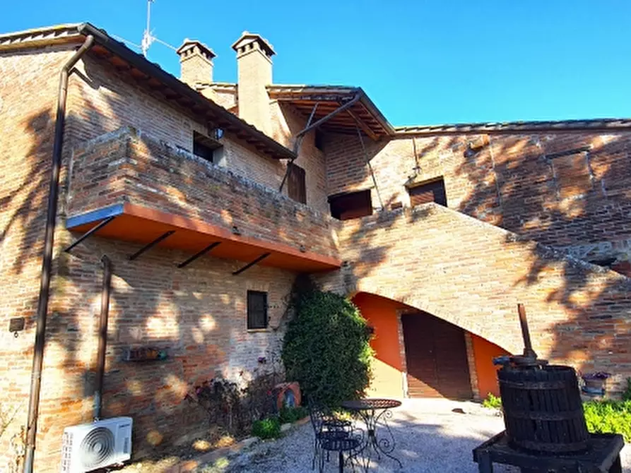 Immagine 21 di Agriturismo in vendita  in VIALE TRASIMENO a Perugia