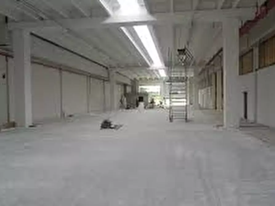 Immagine 1 di Capannone industriale in affitto  in VIA SAN MARIANO 10 a Perugia