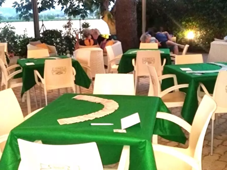 Immagine 2 di Bar / Ristorante in vendita  in via fiamenga a Foligno