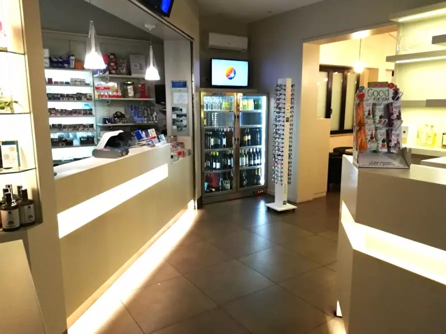 Immagine 15 di Bar / Ristorante in vendita  in via fiamenga a Foligno