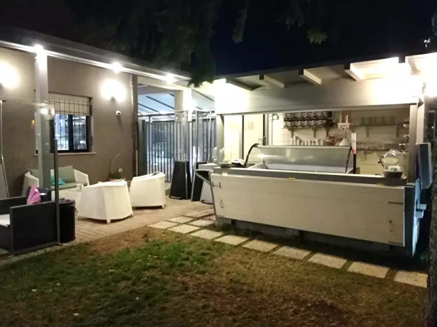 Immagine 10 di Bar / Ristorante in vendita  in via fiamenga a Foligno