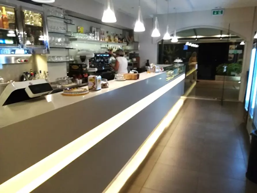 Immagine 11 di Bar / Ristorante in vendita  in via fiamenga a Foligno