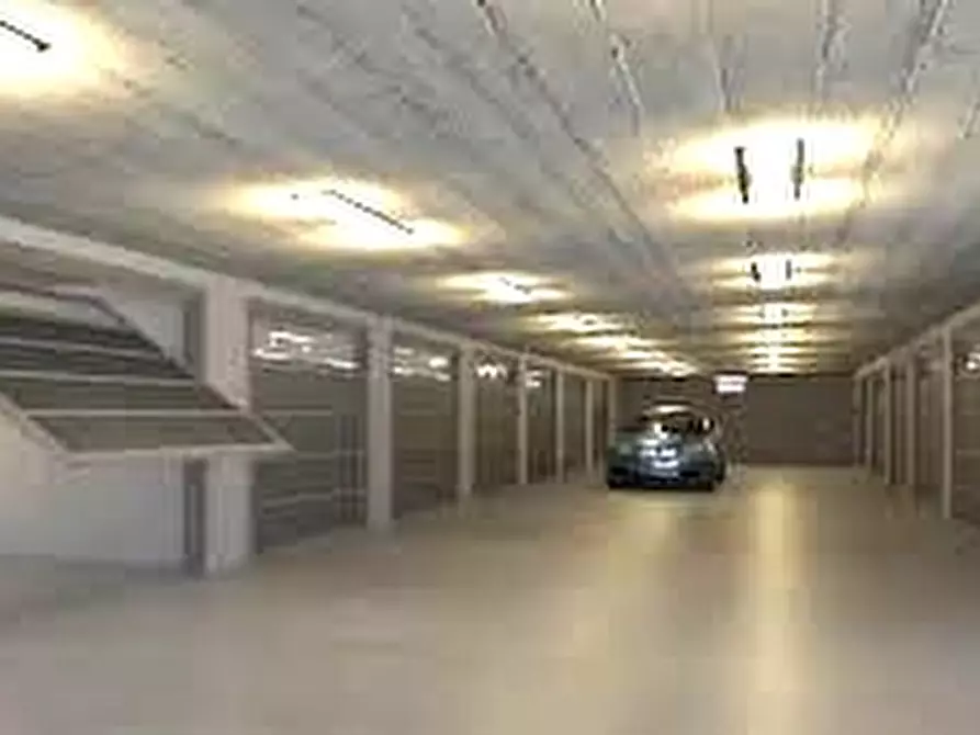 Immagine 1 di Garage in vendita  in via luigi rizzo a Perugia