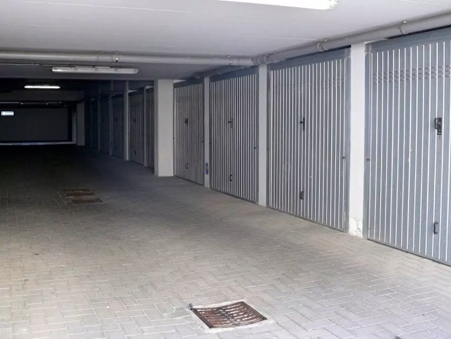 Immagine 6 di Garage in vendita  in via luigi rizzo a Perugia