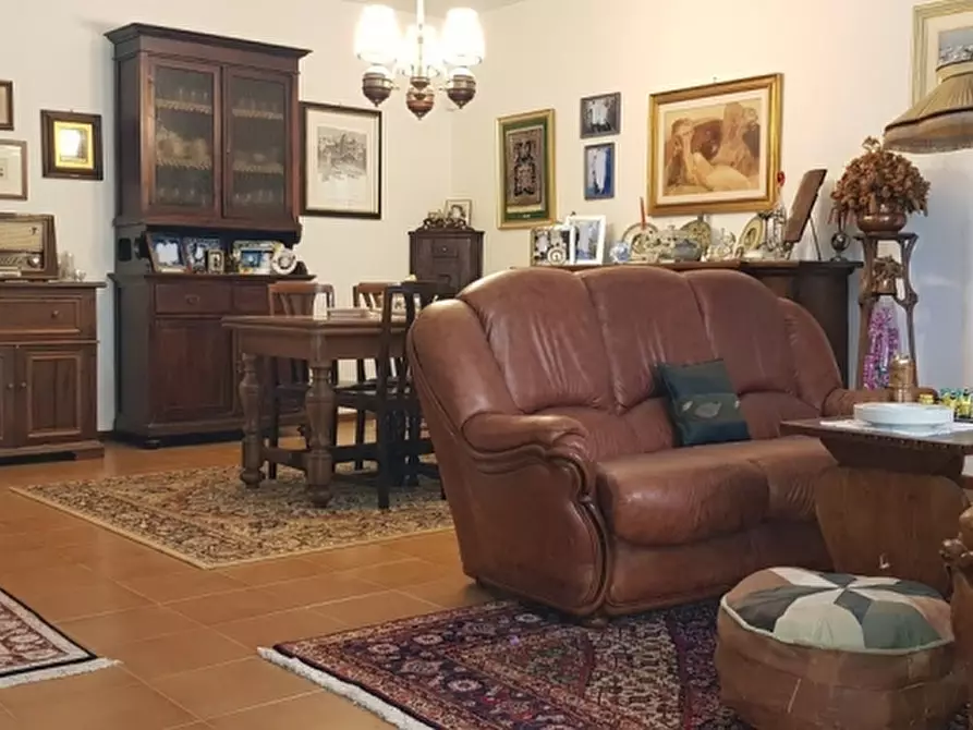 Immagine 21 di Villa in vendita  in VIA SETTEVALLI a Perugia