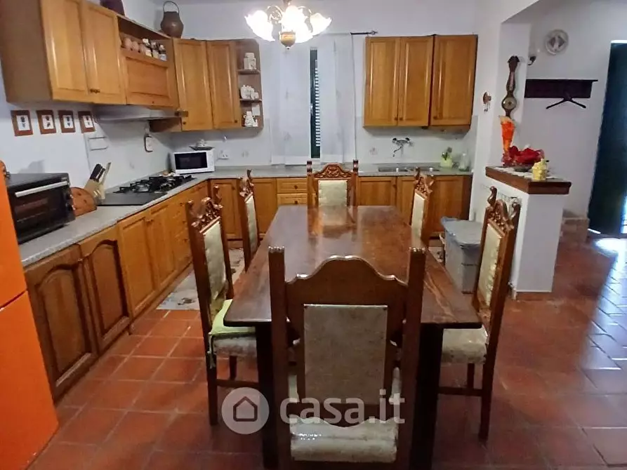 Immagine 11 di Villa in vendita  a Trevi