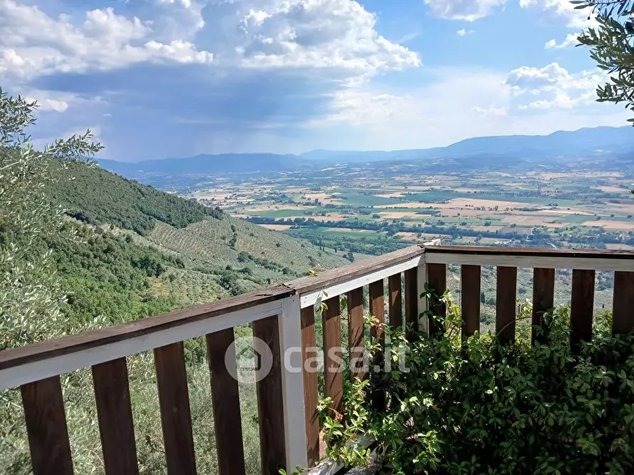 Immagine 26 di Villa in vendita  a Trevi