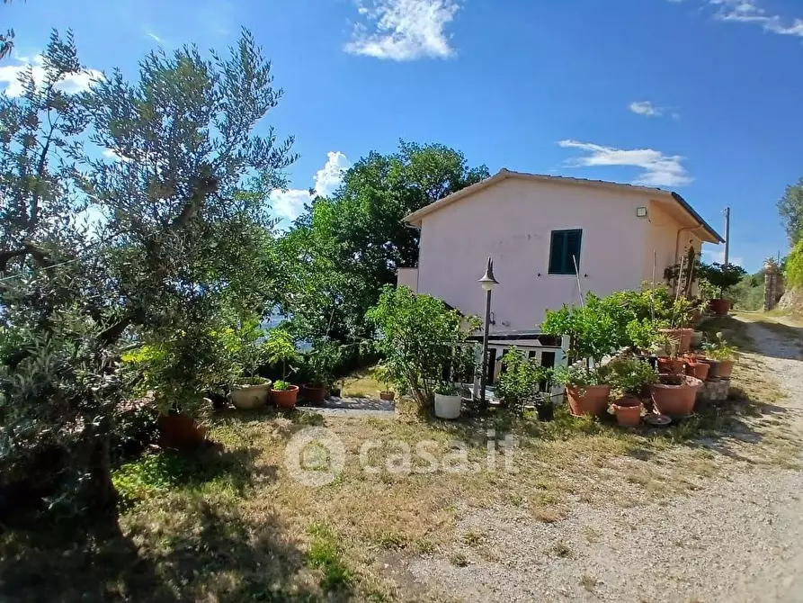 Immagine 28 di Villa in vendita  a Trevi