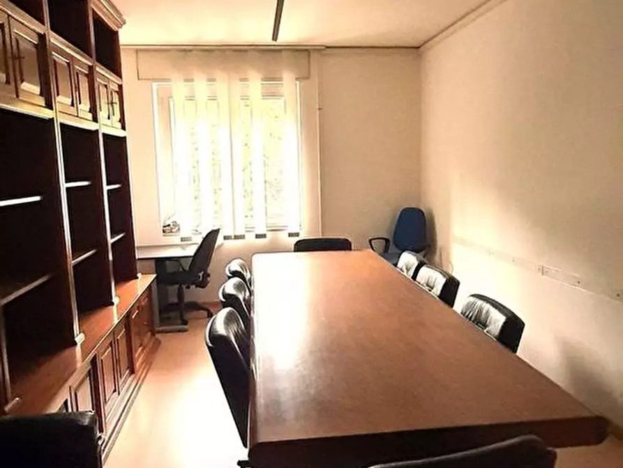 Immagine 1 di Ufficio in affitto  in Via M. Angeloni 1 a Perugia