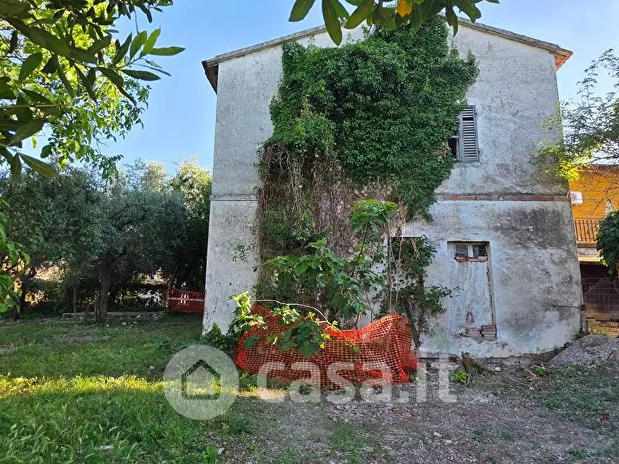 Immagine 2 di Casa indipendente in vendita  a Perugia