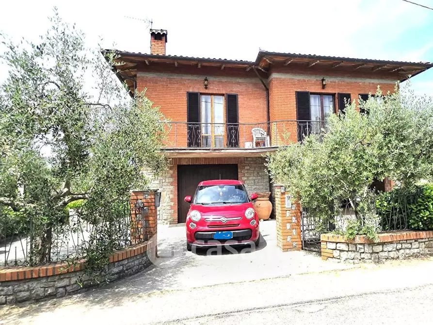Immagine 1 di Casa indipendente in vendita  in Via Casa Piano 10 a Tuoro Sul Trasimeno