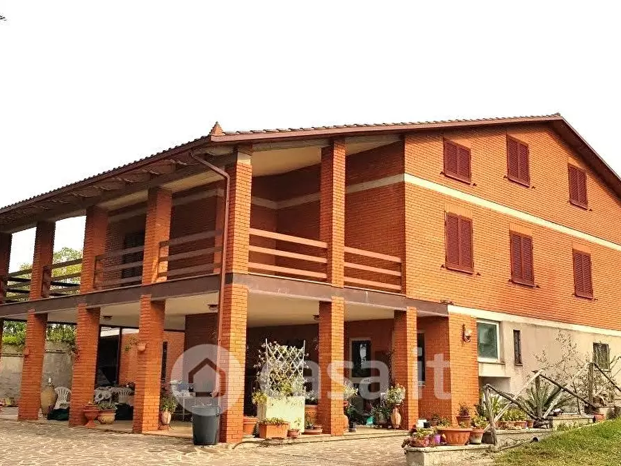 Immagine 11 di Villa in vendita  a Perugia