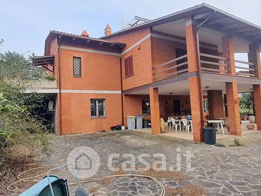 Immagine 3 di Villa in vendita  a Perugia