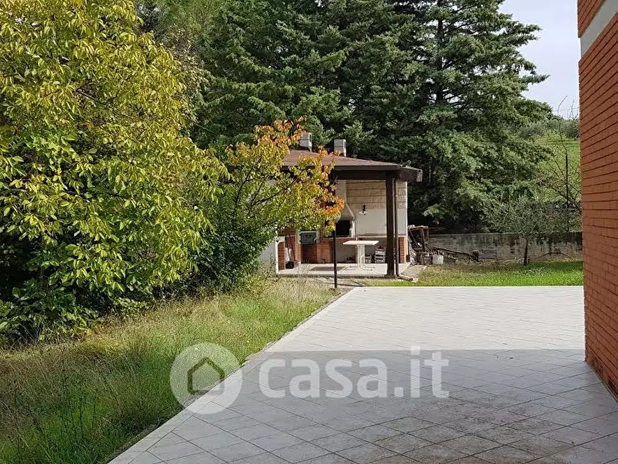 Immagine 5 di Villa in vendita  a Perugia