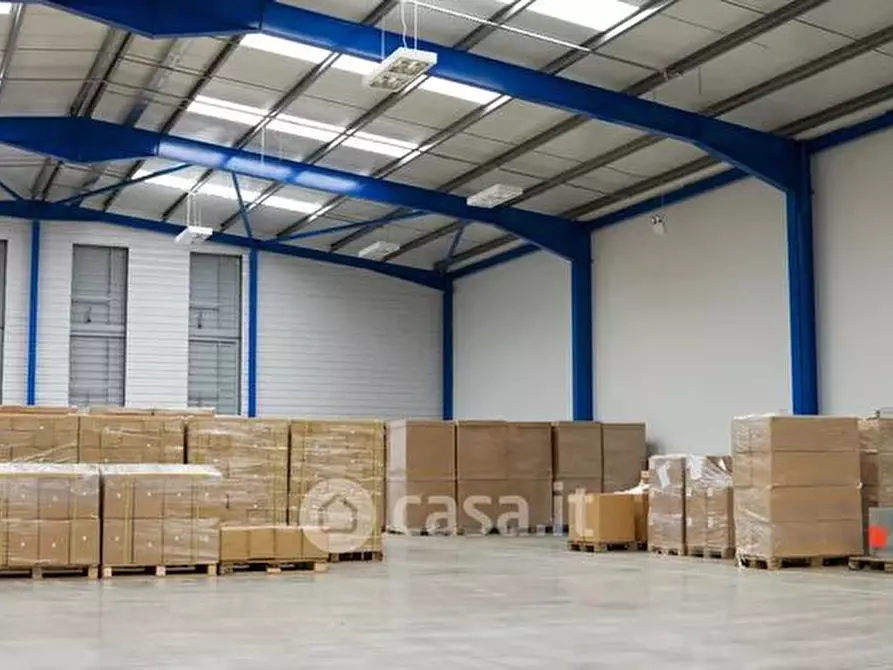 Immagine 2 di Capannone industriale in affitto  a Corciano