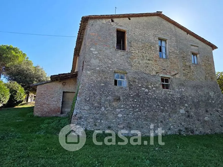 Immagine 17 di Rustico / casale in vendita  a Perugia
