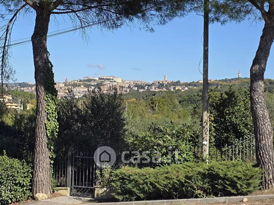 Immagine 18 di Rustico / casale in vendita  a Perugia