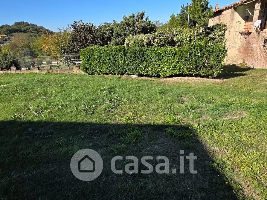 Immagine 2 di Rustico / casale in vendita  a Perugia