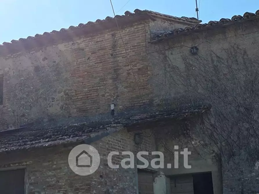 Immagine 20 di Rustico / casale in vendita  a Perugia