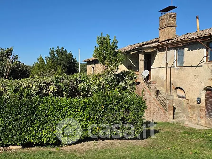 Immagine 21 di Rustico / casale in vendita  a Perugia
