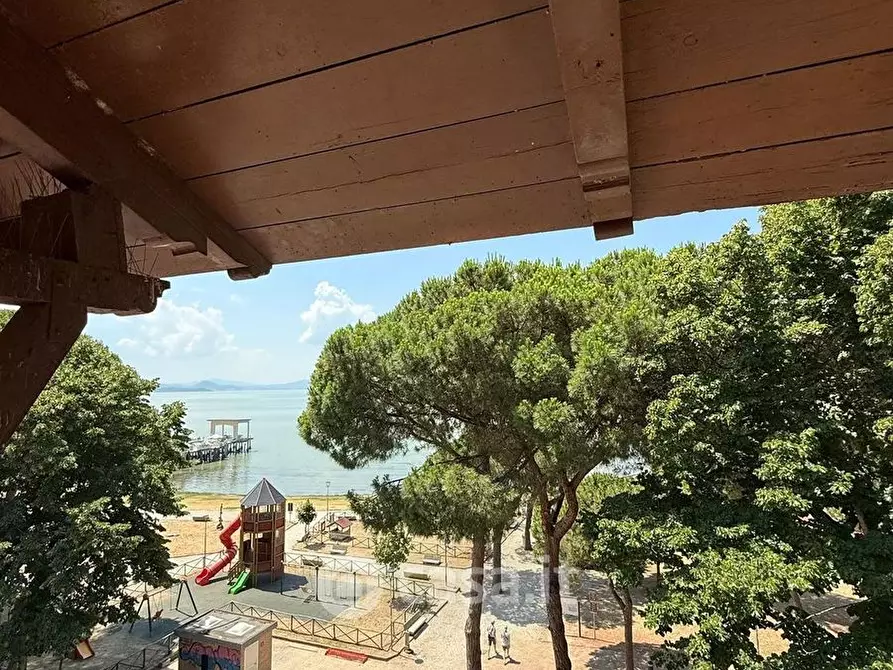 Immagine 2 di Appartamento in vendita  in Viale Roma 10 a Passignano Sul Trasimeno