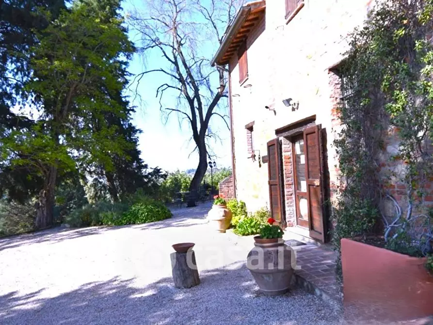 Immagine 14 di Agriturismo in vendita  a Castiglione Del Lago