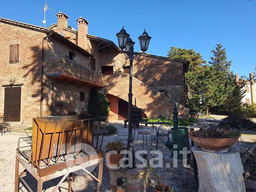 Immagine 21 di Agriturismo in vendita  a Castiglione Del Lago