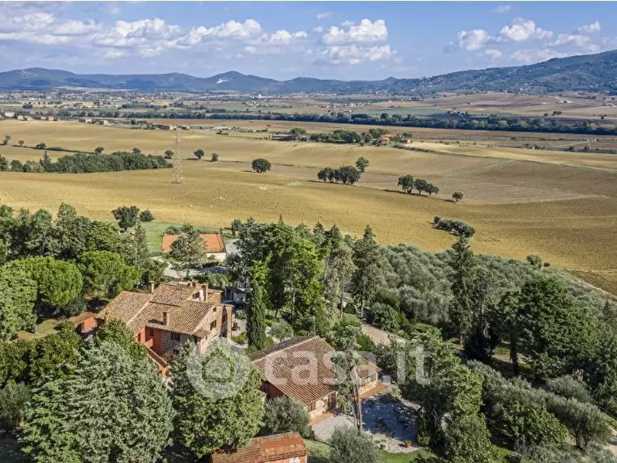 Immagine 22 di Agriturismo in vendita  a Castiglione Del Lago