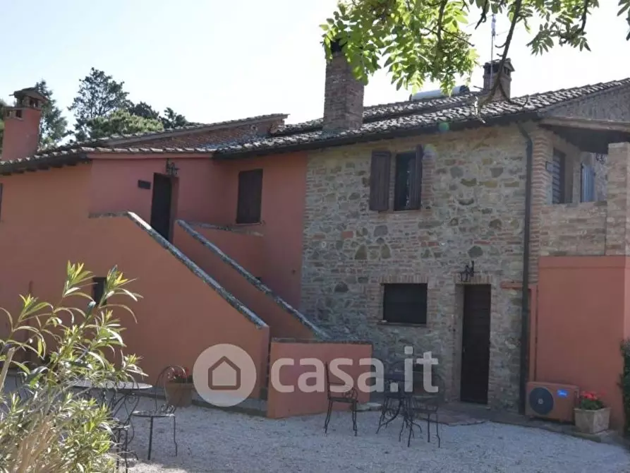 Immagine 8 di Agriturismo in vendita  a Castiglione Del Lago